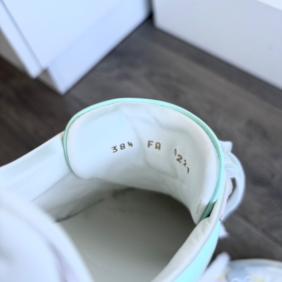 Louis Vuitton Monogram Embossed Time Out Sneakers - Picture 10 of 12